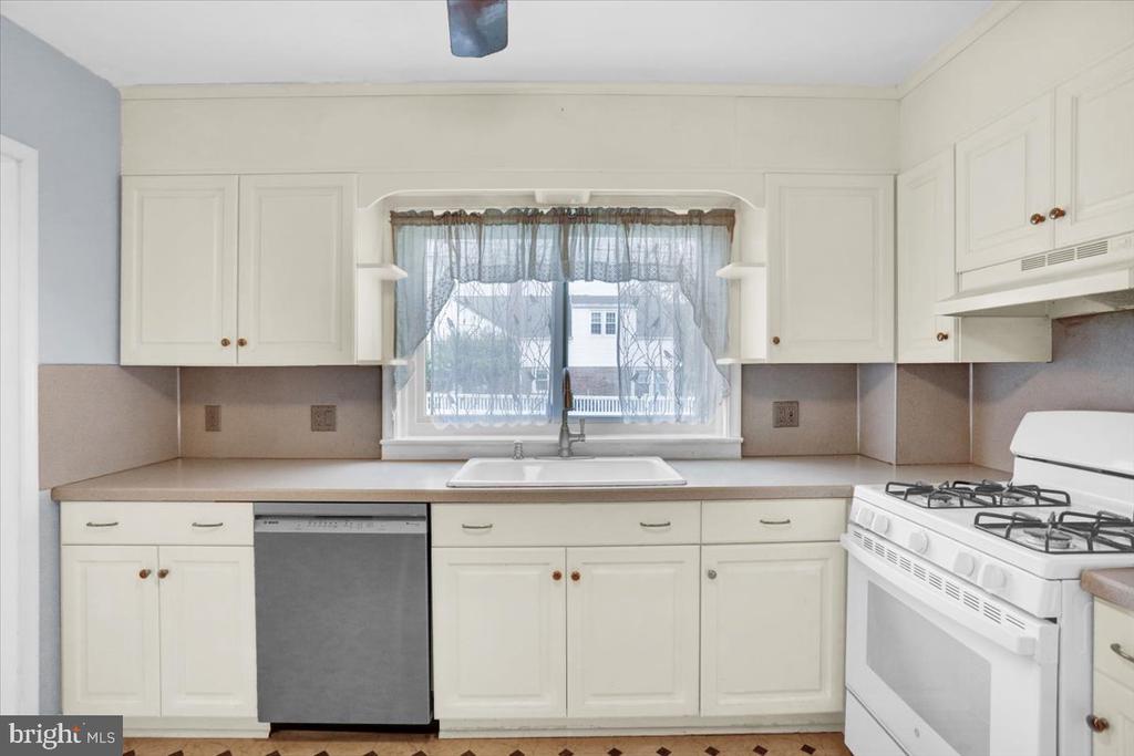 905 N 25TH STREET