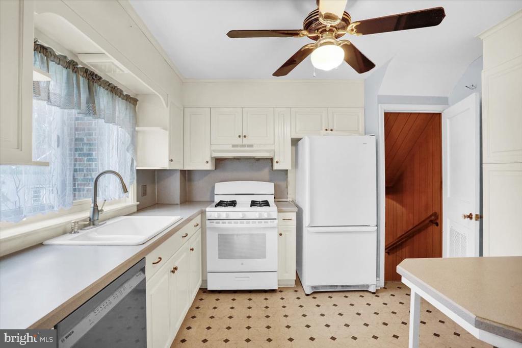 905 N 25TH STREET