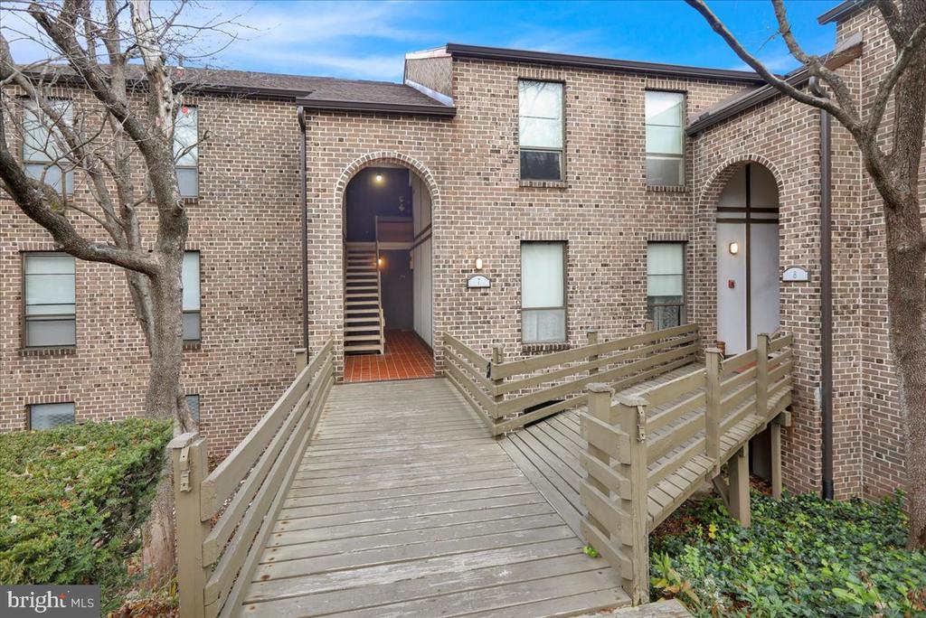 7 FAIRWAY ROAD E
