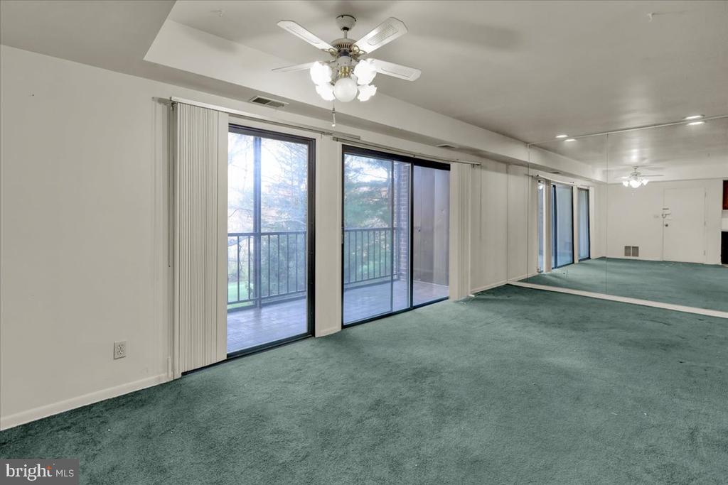 7 FAIRWAY ROAD E