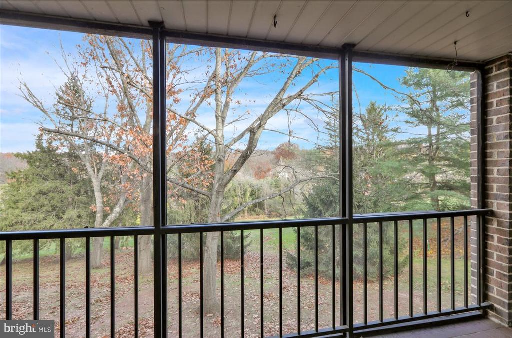 7 FAIRWAY ROAD E