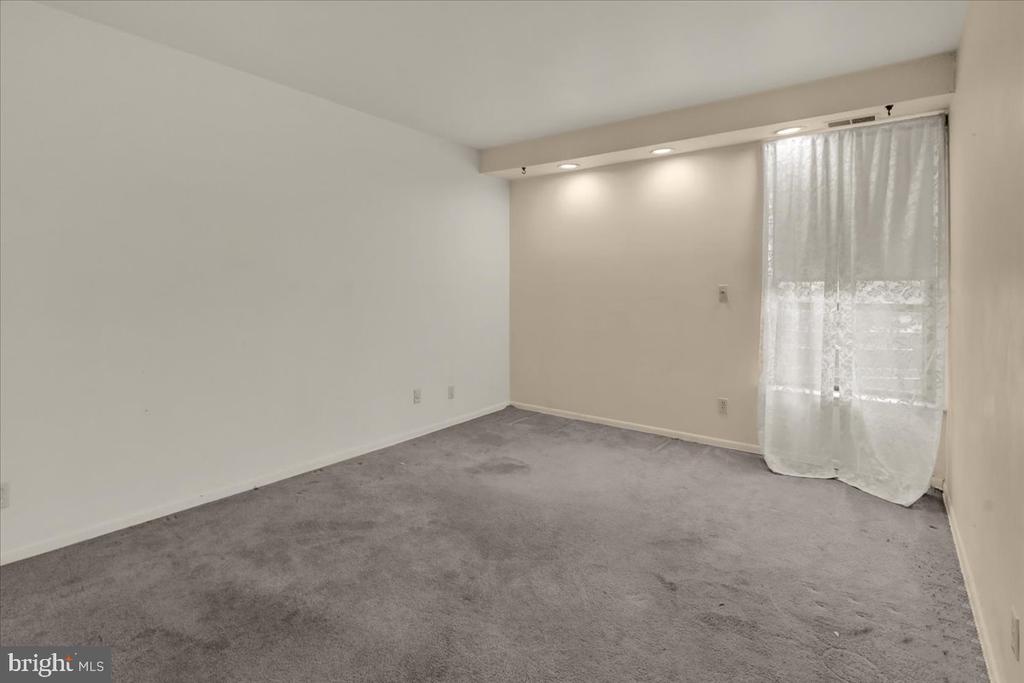 7 FAIRWAY ROAD E