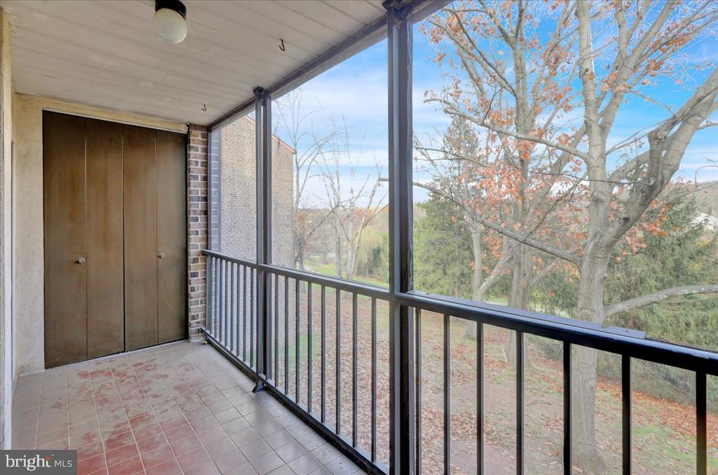 7 FAIRWAY ROAD E