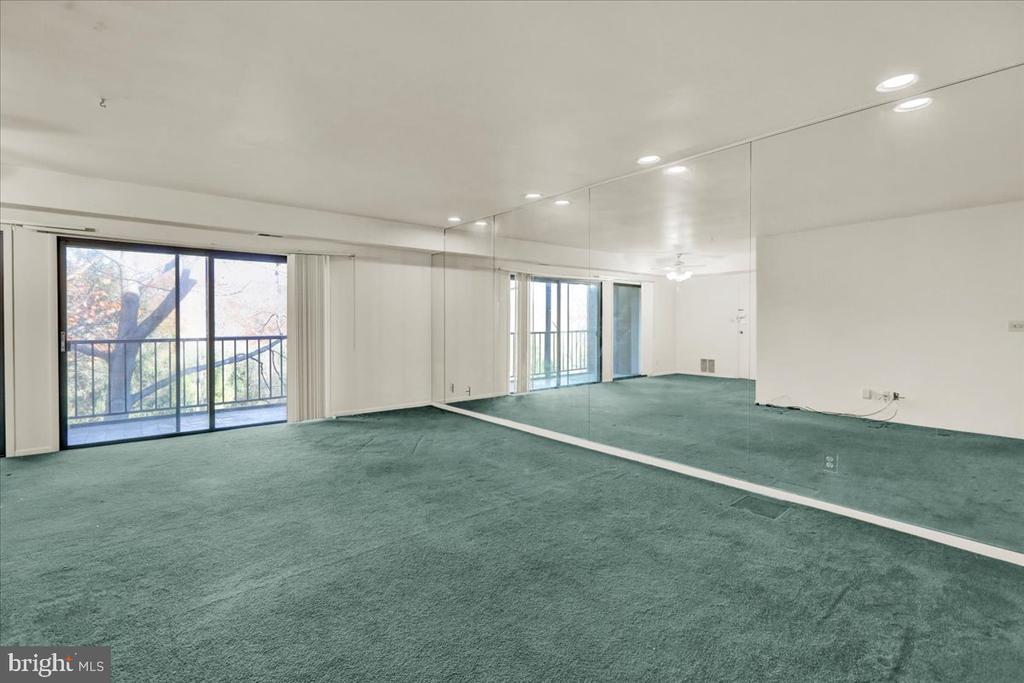 7 FAIRWAY ROAD E