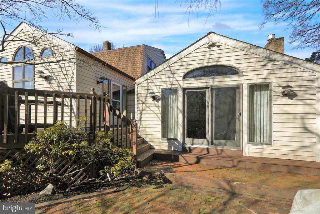 15 COURTLEIGH PLACE