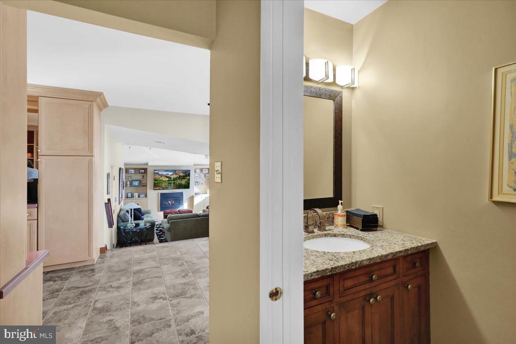 15 COURTLEIGH PLACE