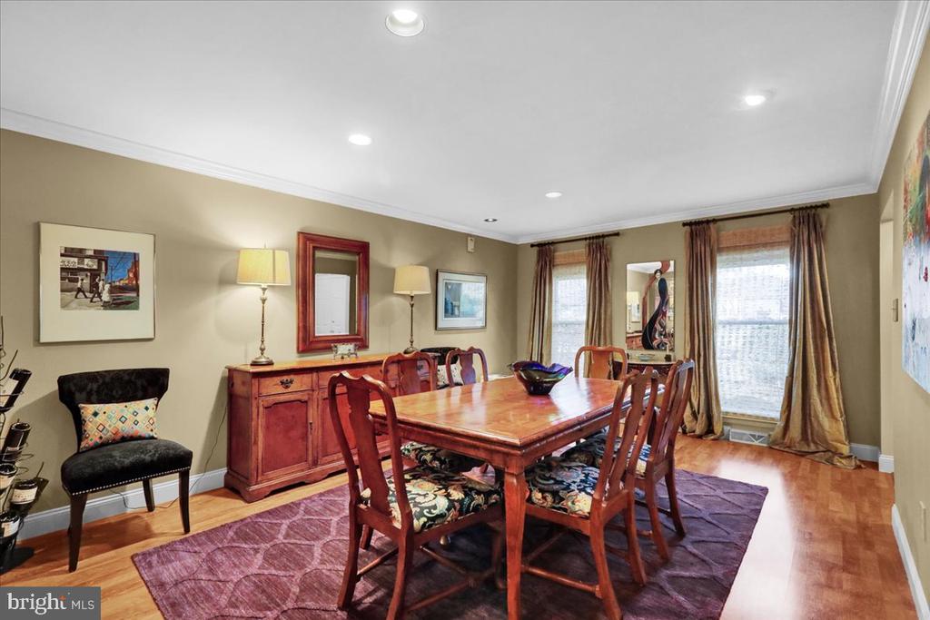 15 COURTLEIGH PLACE