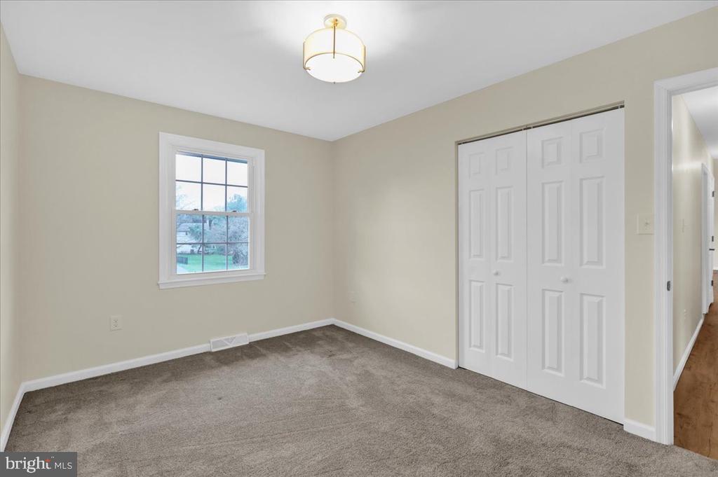 2 COURTLEIGH PLACE