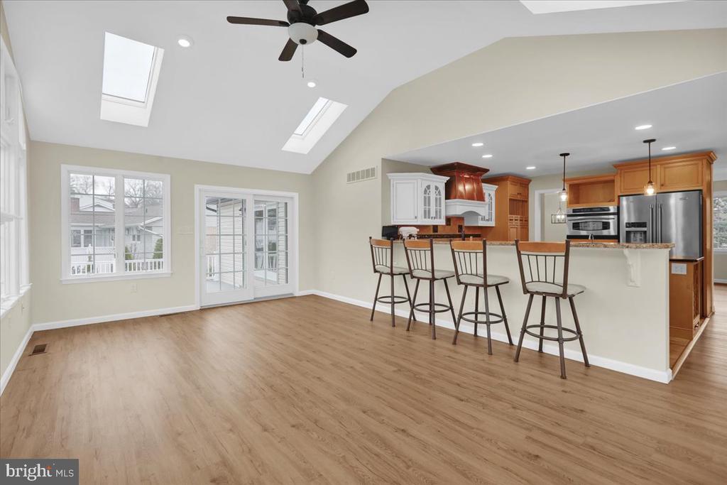 2 COURTLEIGH PLACE
