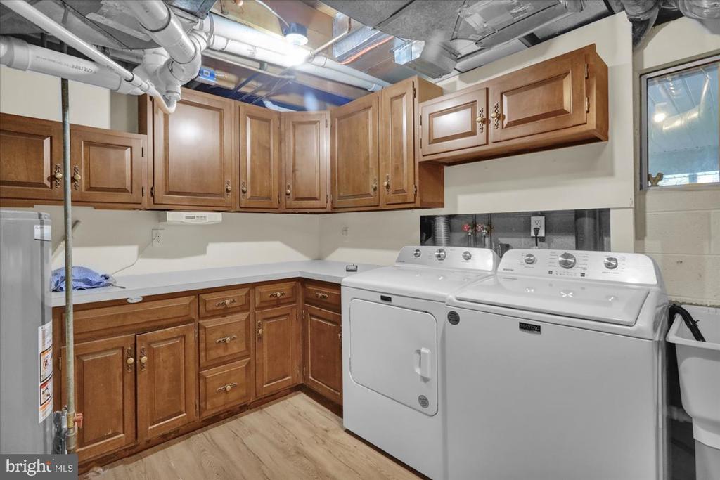 2 COURTLEIGH PLACE