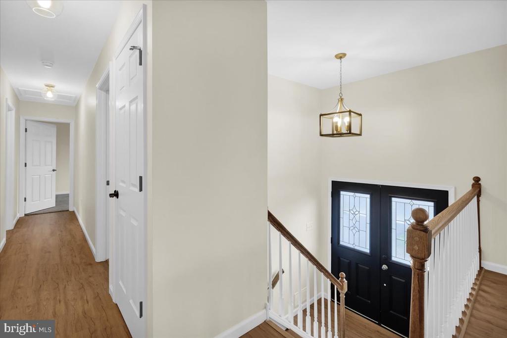2 COURTLEIGH PLACE
