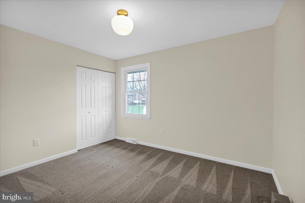 2 COURTLEIGH PLACE