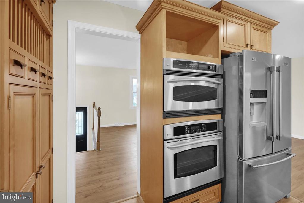 2 COURTLEIGH PLACE