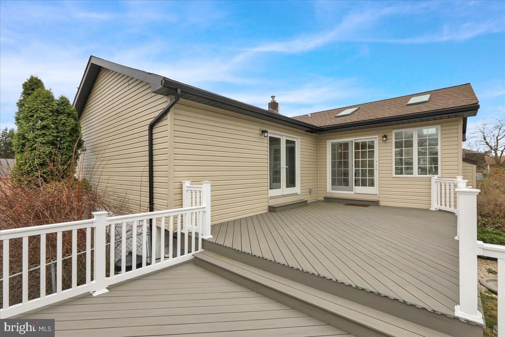 2 COURTLEIGH PLACE