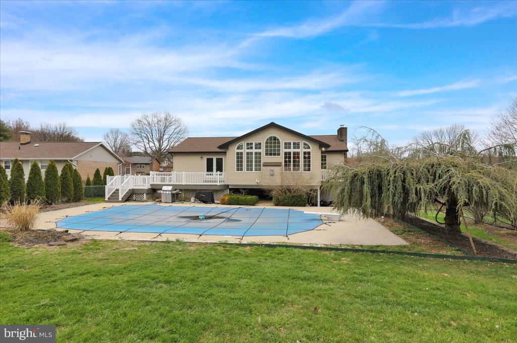 2 COURTLEIGH PLACE