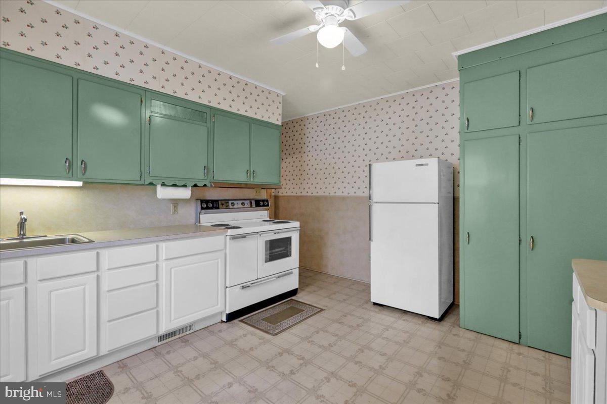 1311 E BELLEVUE AVENUE