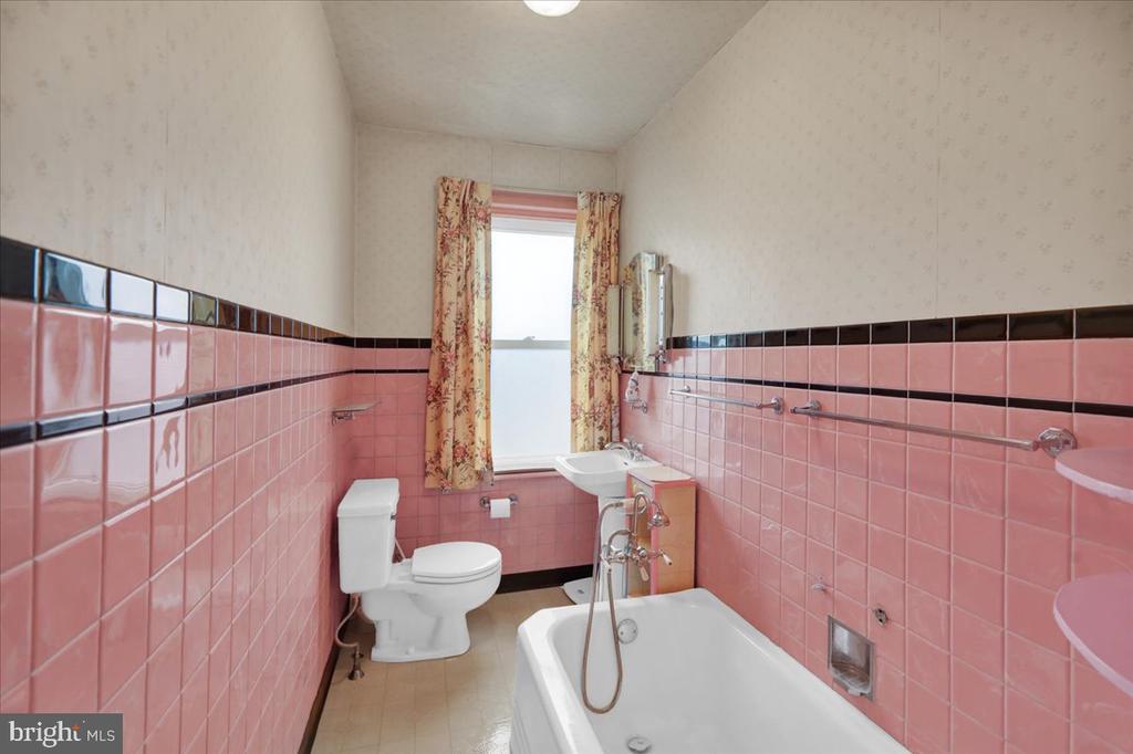 1311 E BELLEVUE AVENUE