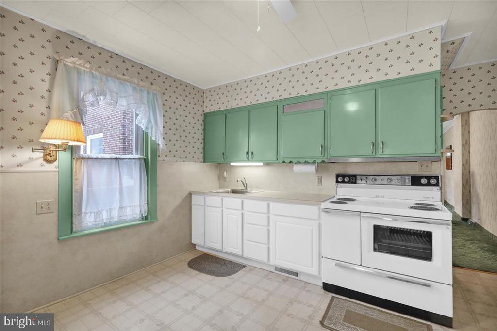 1311 E BELLEVUE AVENUE
