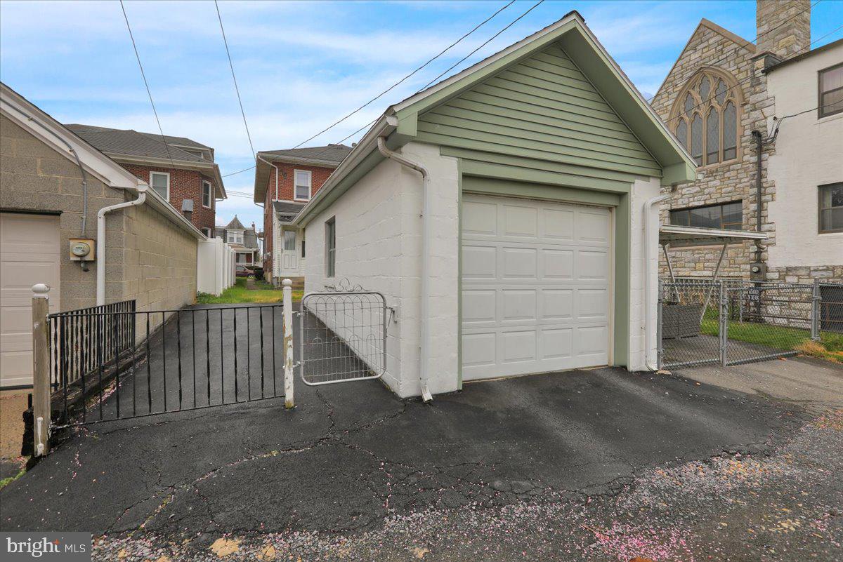 1311 E BELLEVUE AVENUE