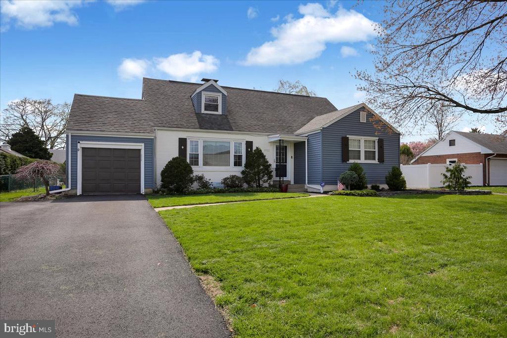 3812 REIFF PLACE