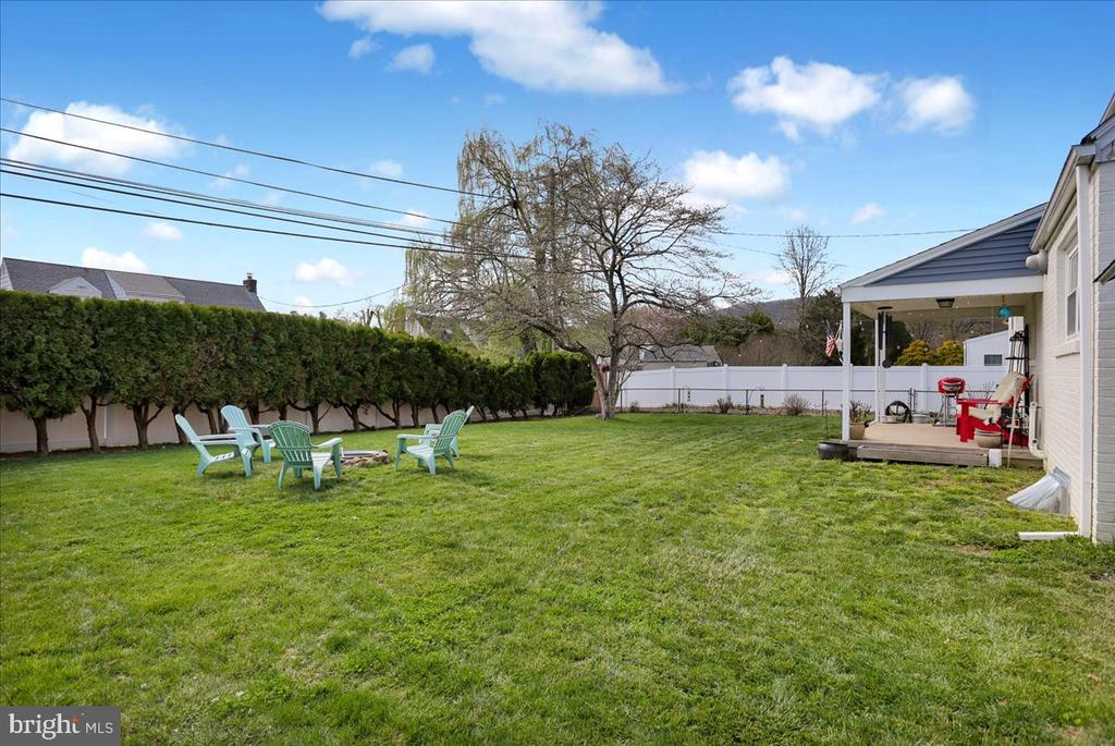 3812 REIFF PLACE