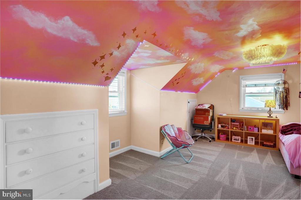 3812 REIFF PLACE