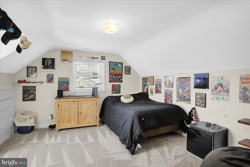 3812 REIFF PLACE