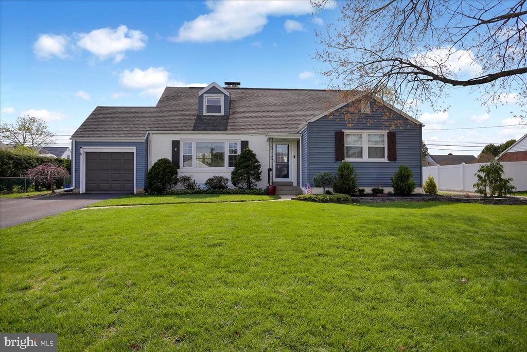 3812 REIFF PLACE