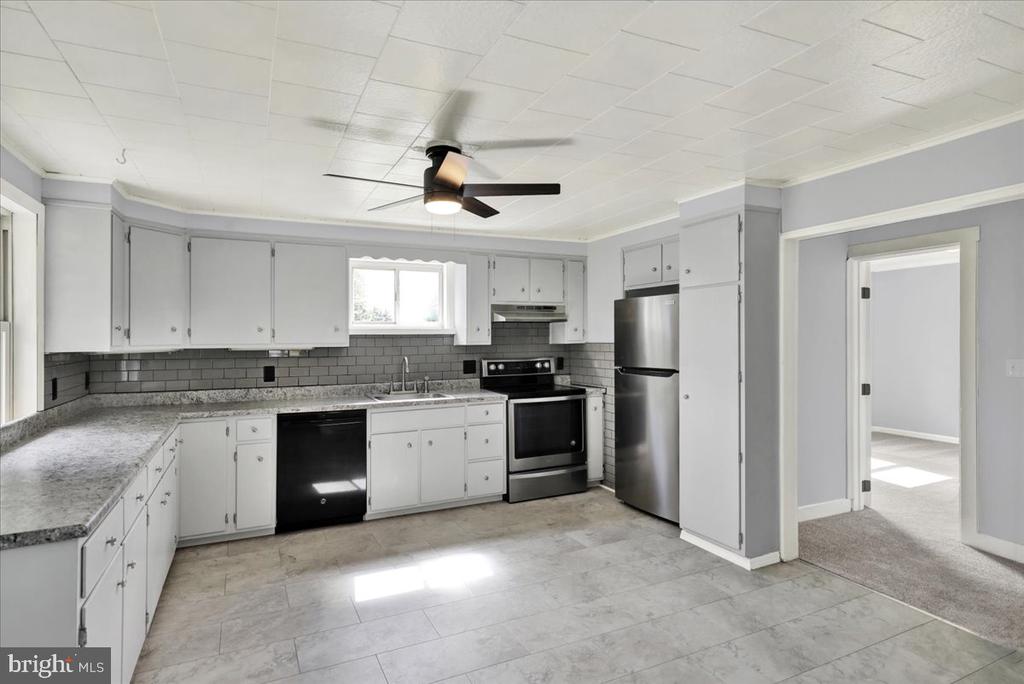 4114 SEFRANKA ROAD