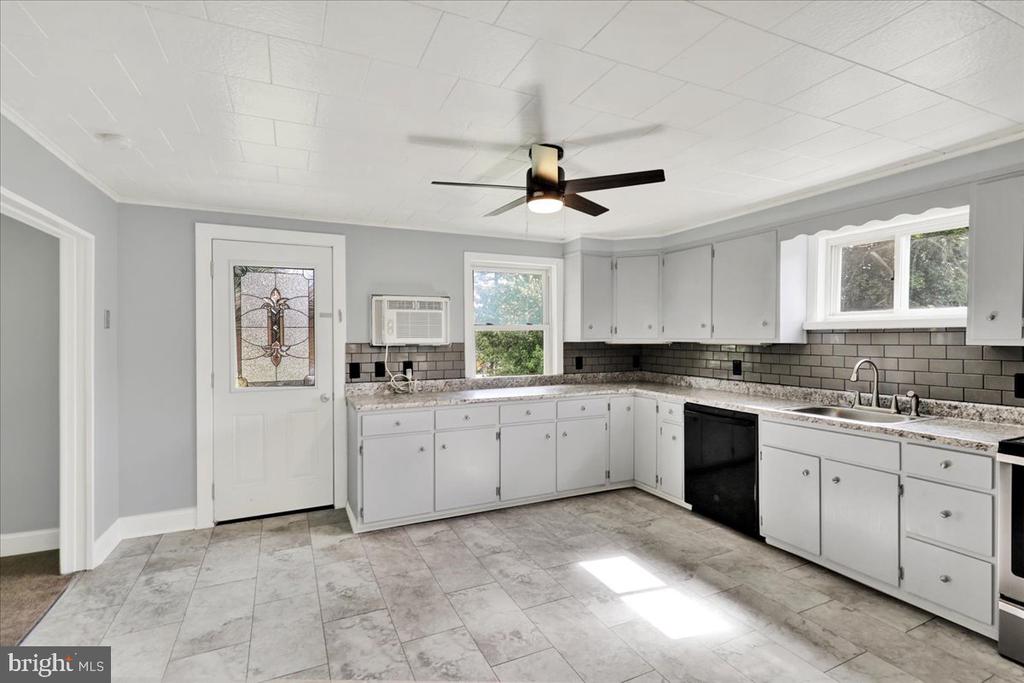 4114 SEFRANKA ROAD