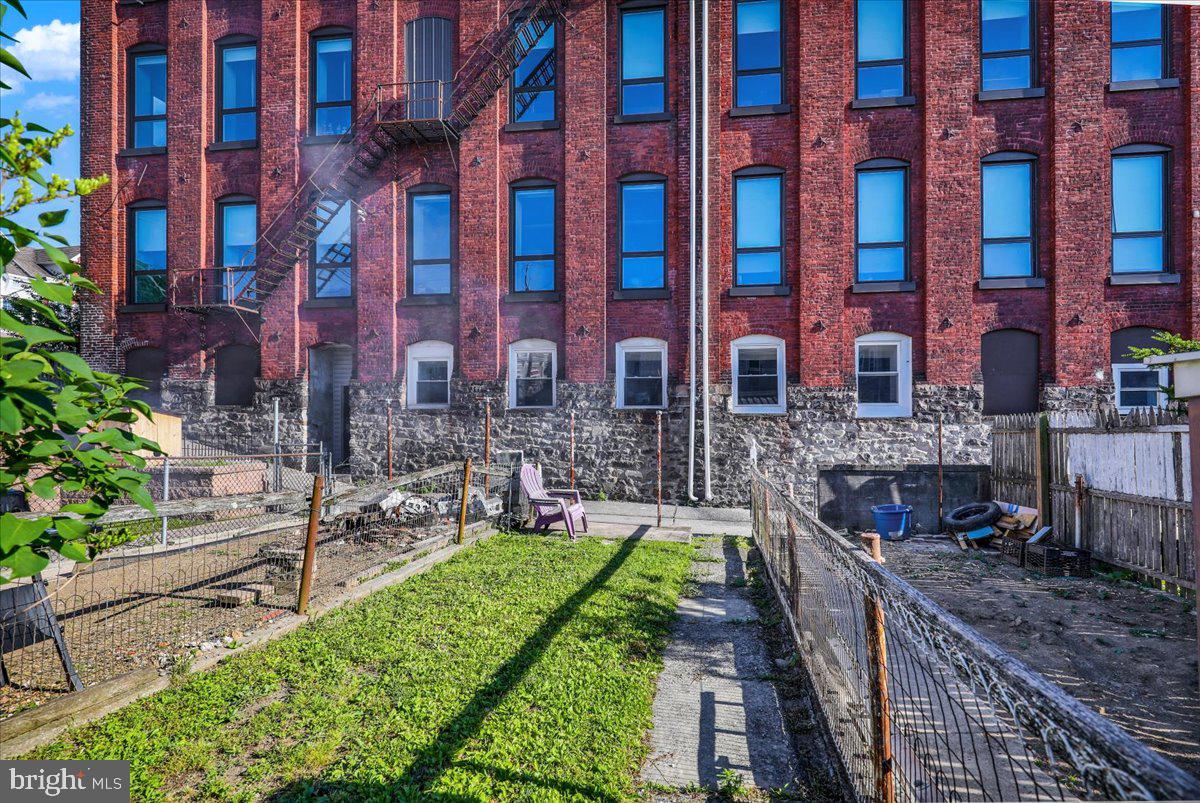 1348 MUHLENBERG STREET