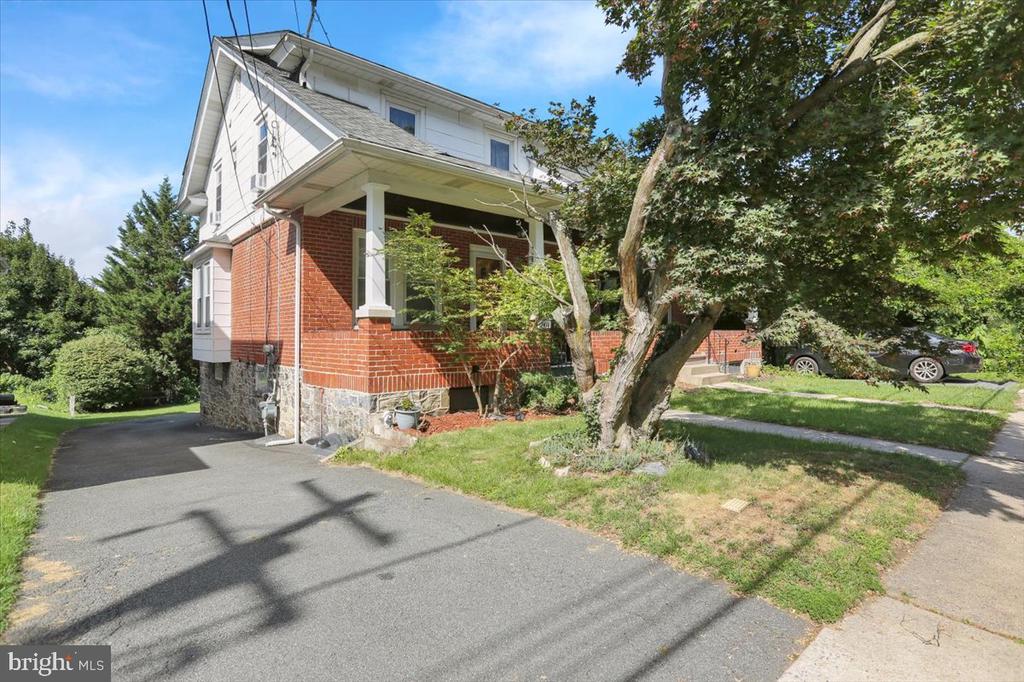 2411 FAIRVIEW AVENUE
