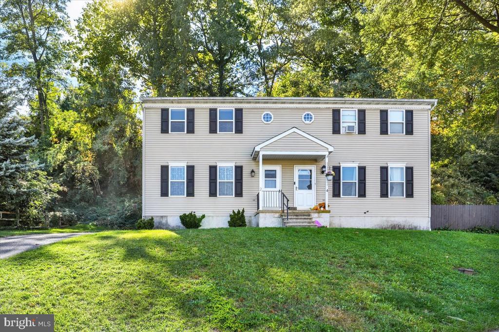 2 MOHNTON LAWN COURT