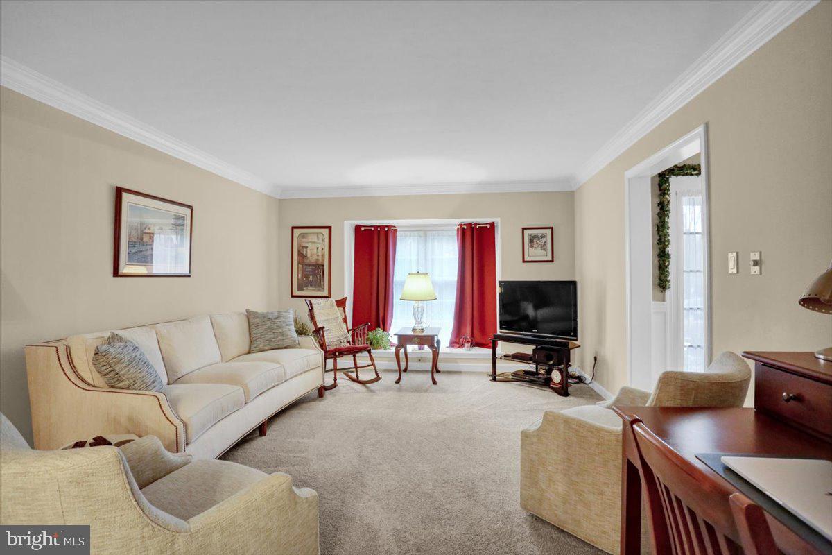 111 Barton Dr