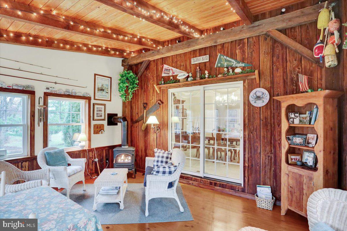 111 Barton Dr
