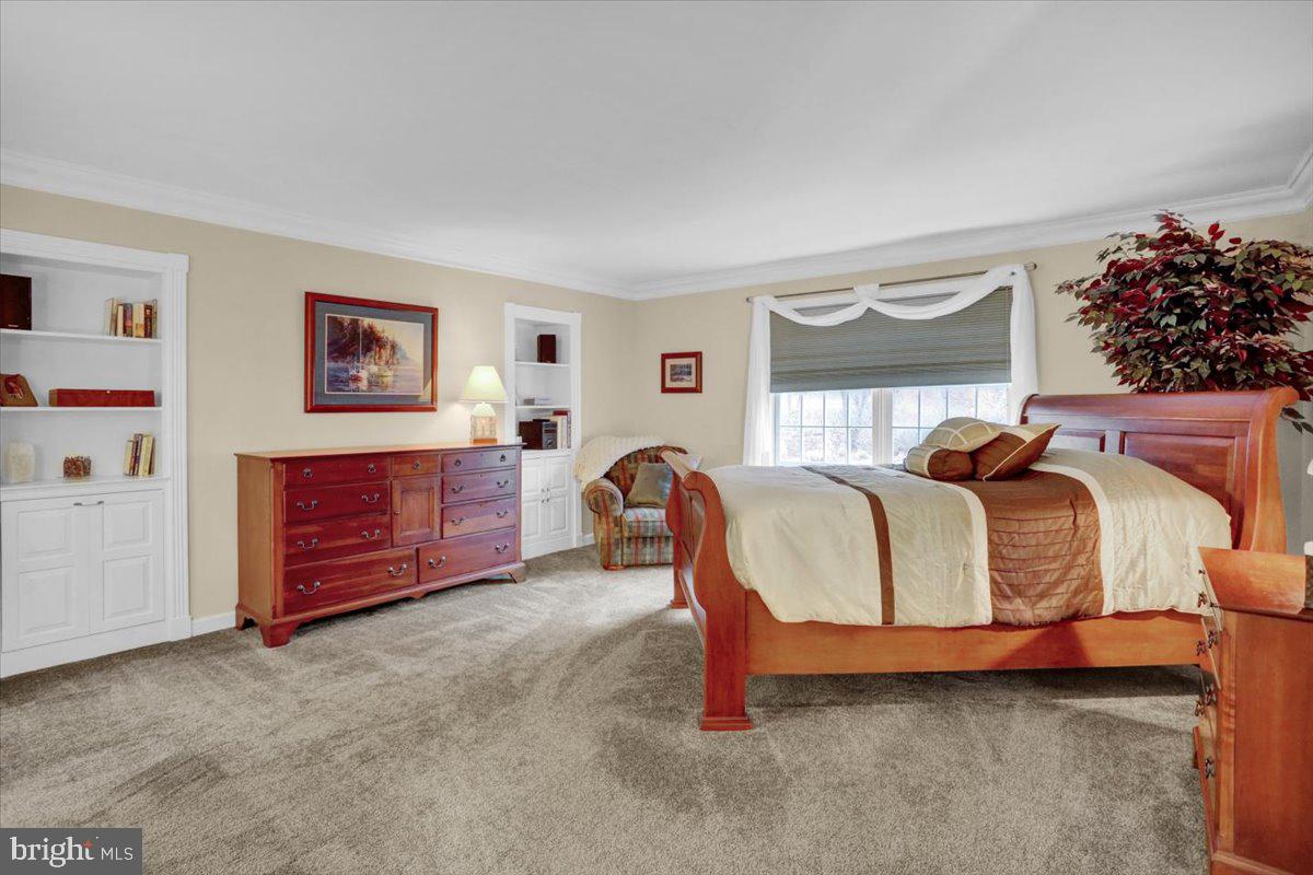 111 Barton Dr