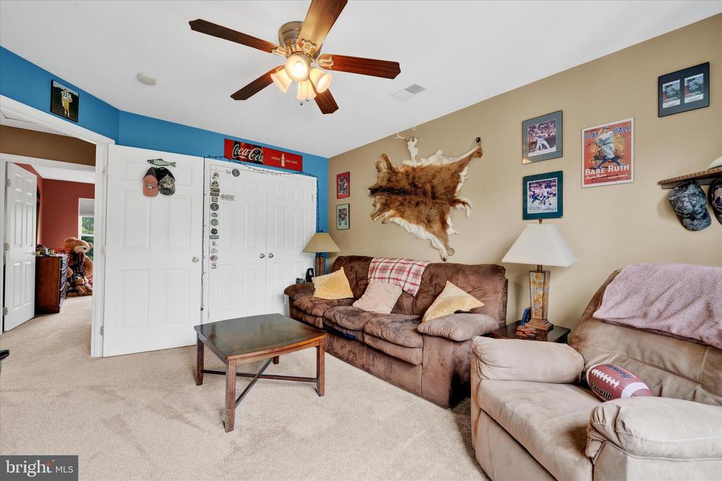 1167 S Sanatoga Rd