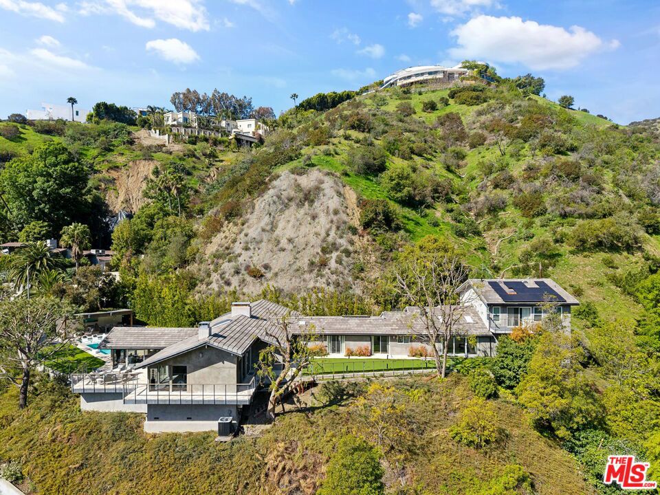 1255 N Bundy Drive