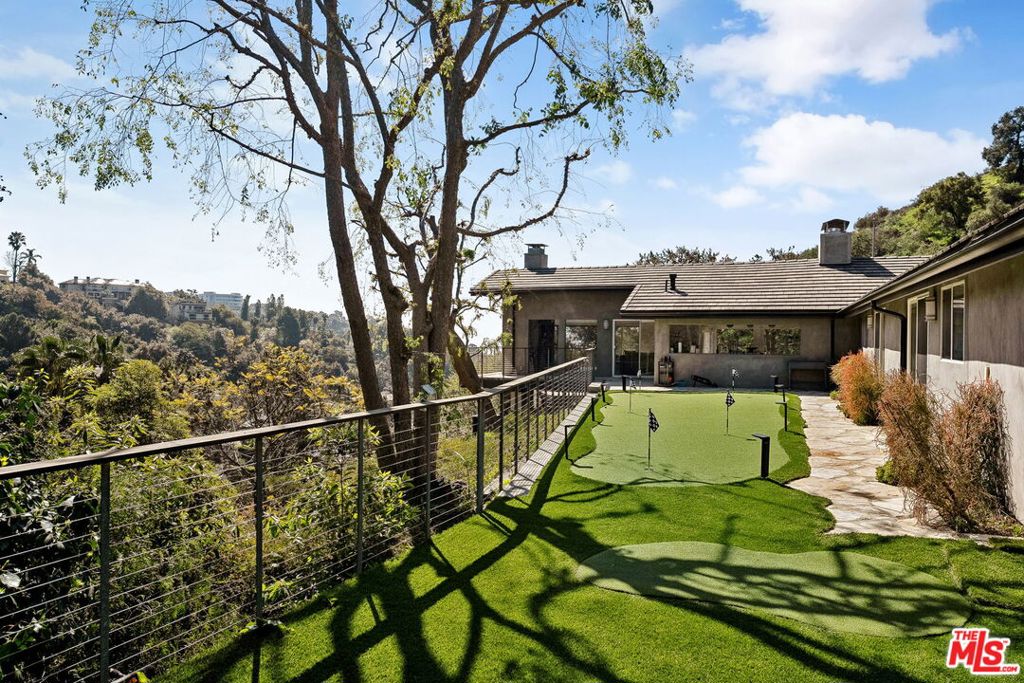 1255 N Bundy Drive