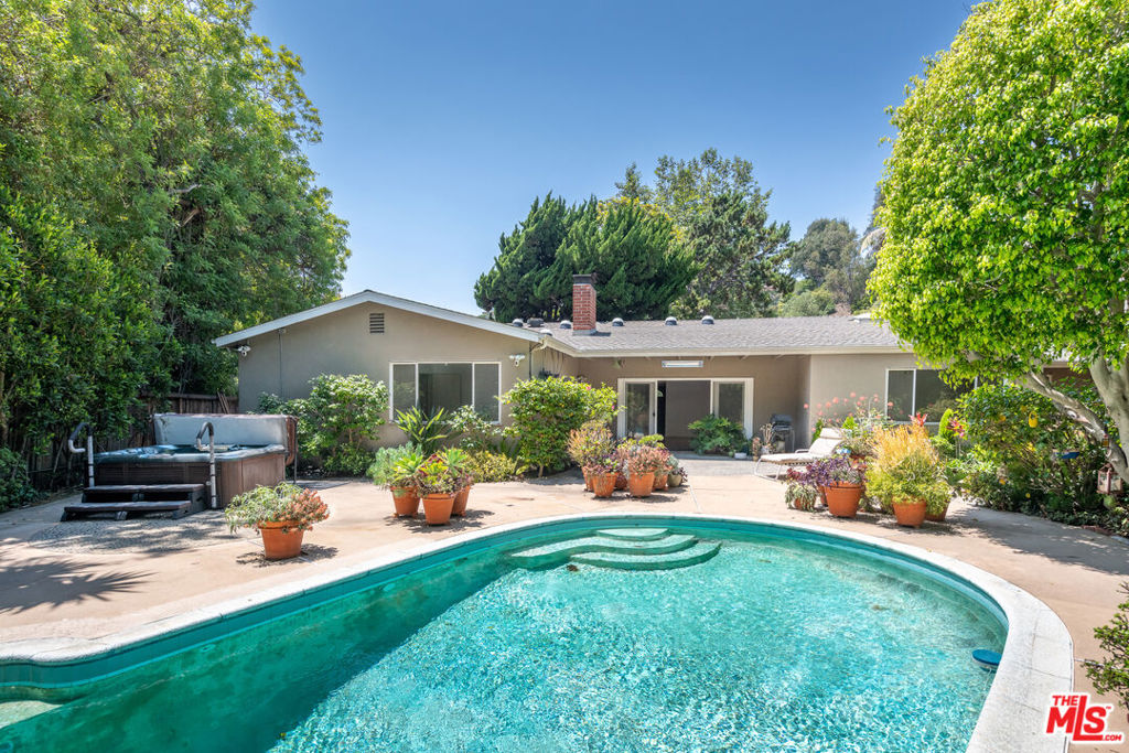 1350 Jonesboro Drive