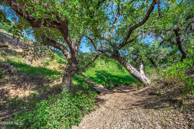 3052 Escondido DR