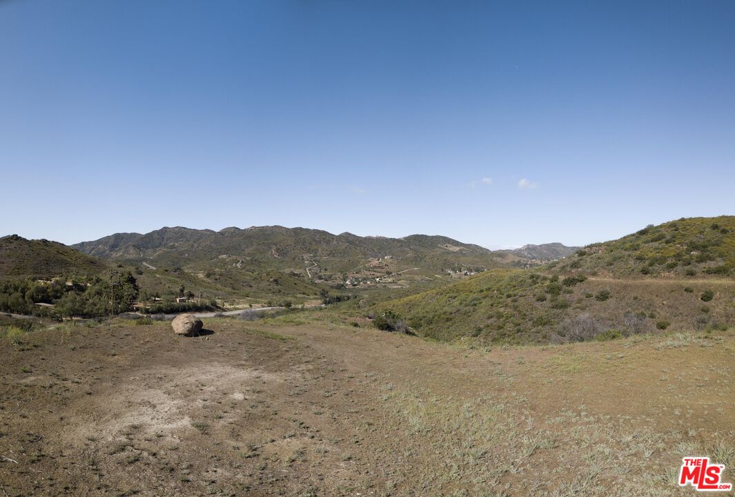 1400 Decker Canyon