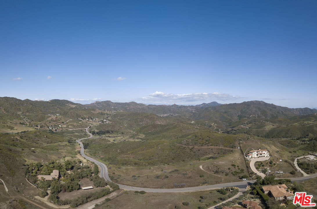 1400 Decker Canyon