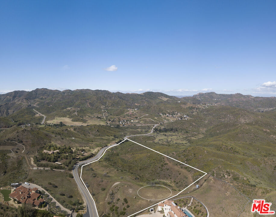 1400 Decker Canyon