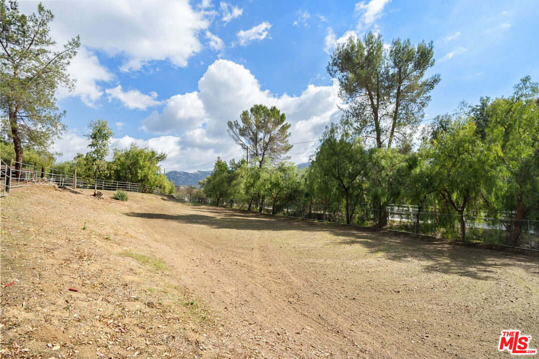 25615 Mulholland Hwy
