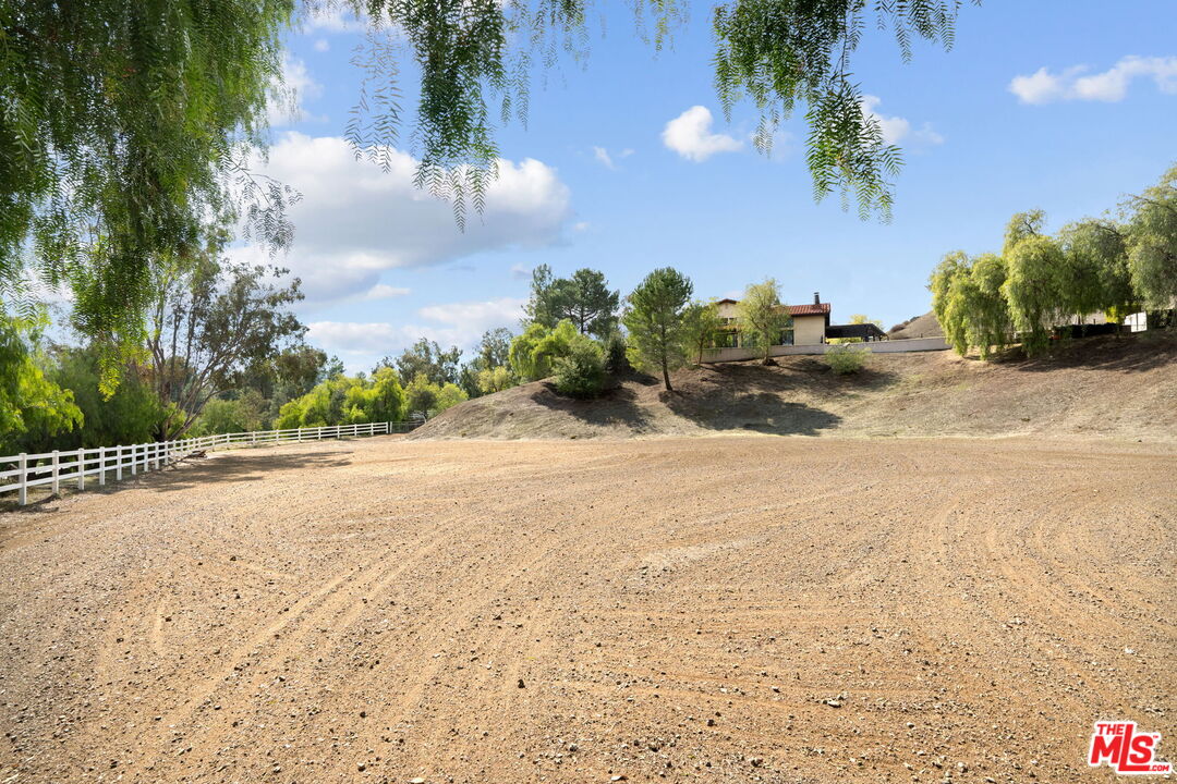 25615 Mulholland Hwy