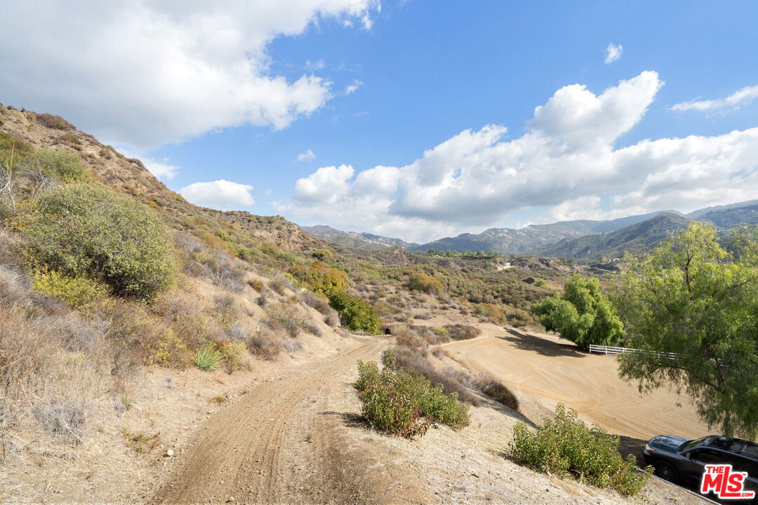 25615 Mulholland Hwy