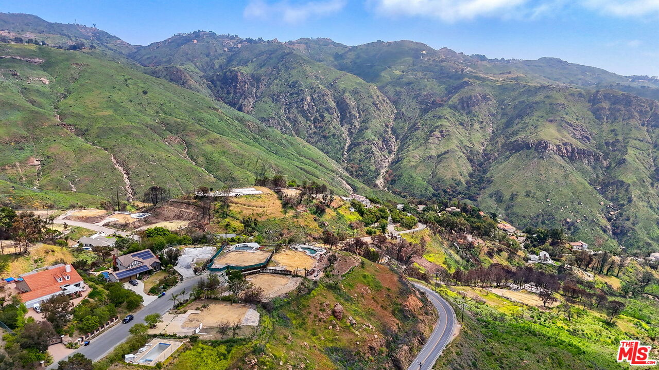 23308 W Paloma Blanca Dr
