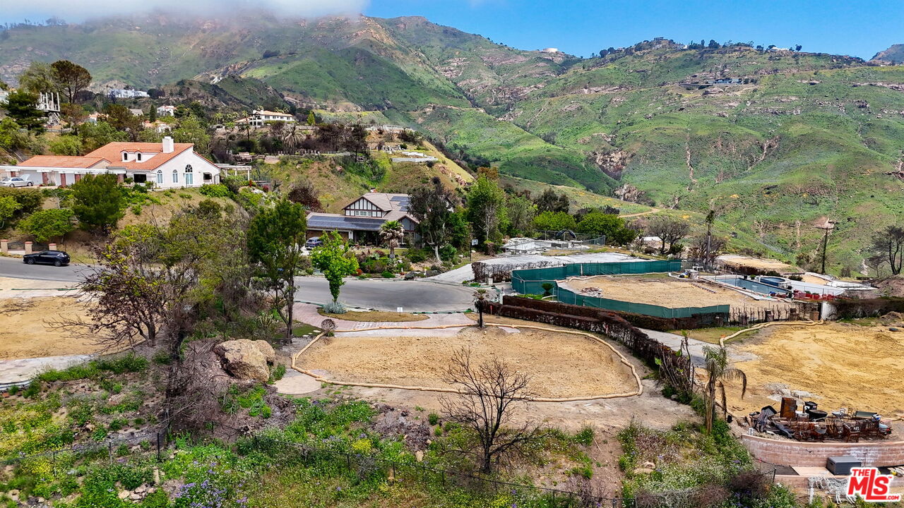 23308 W Paloma Blanca Dr