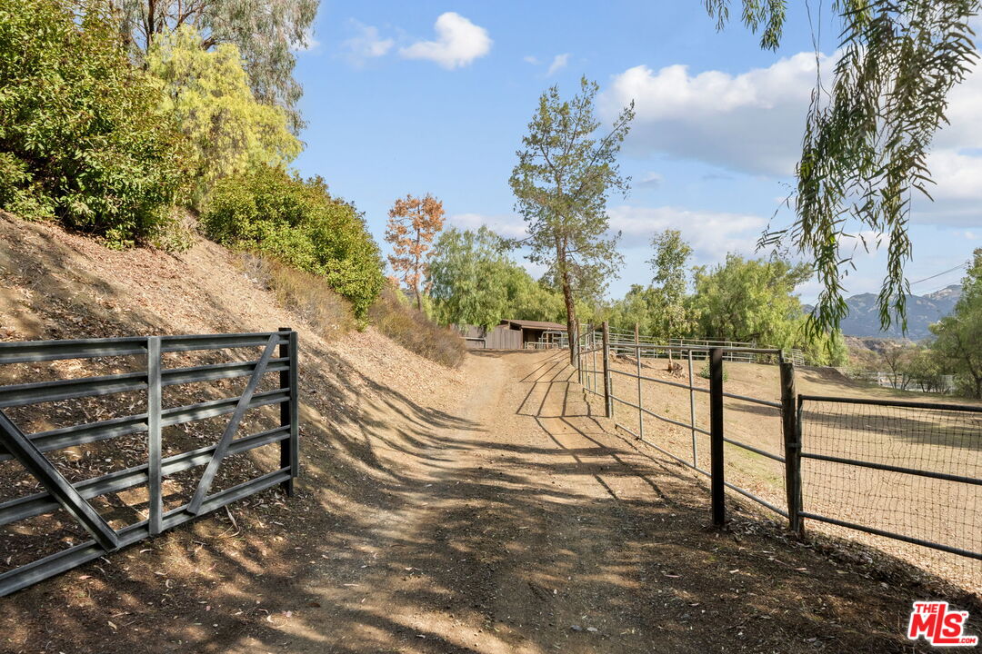 25615 Mulholland Hwy